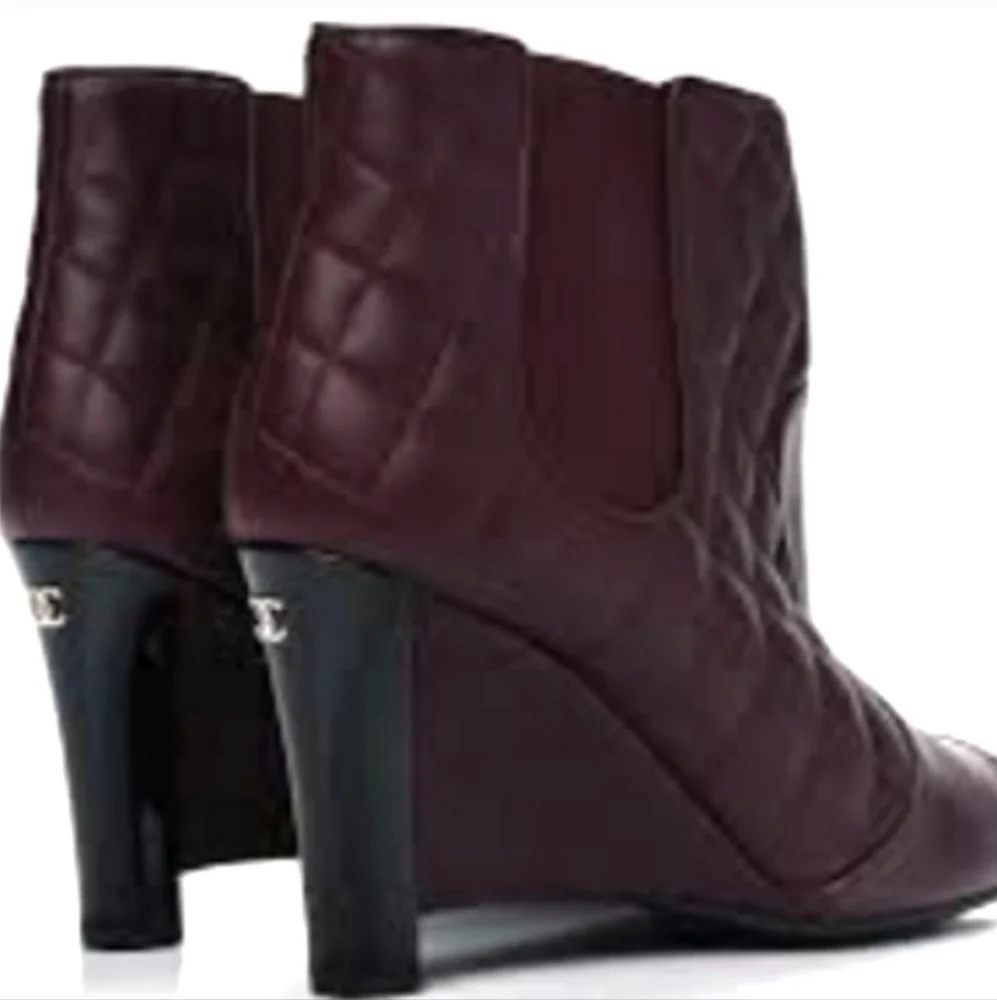 CHANEL Quilted Boots Burgundy & Black Toe Preloved Pristine condition - Picture 1 of 9